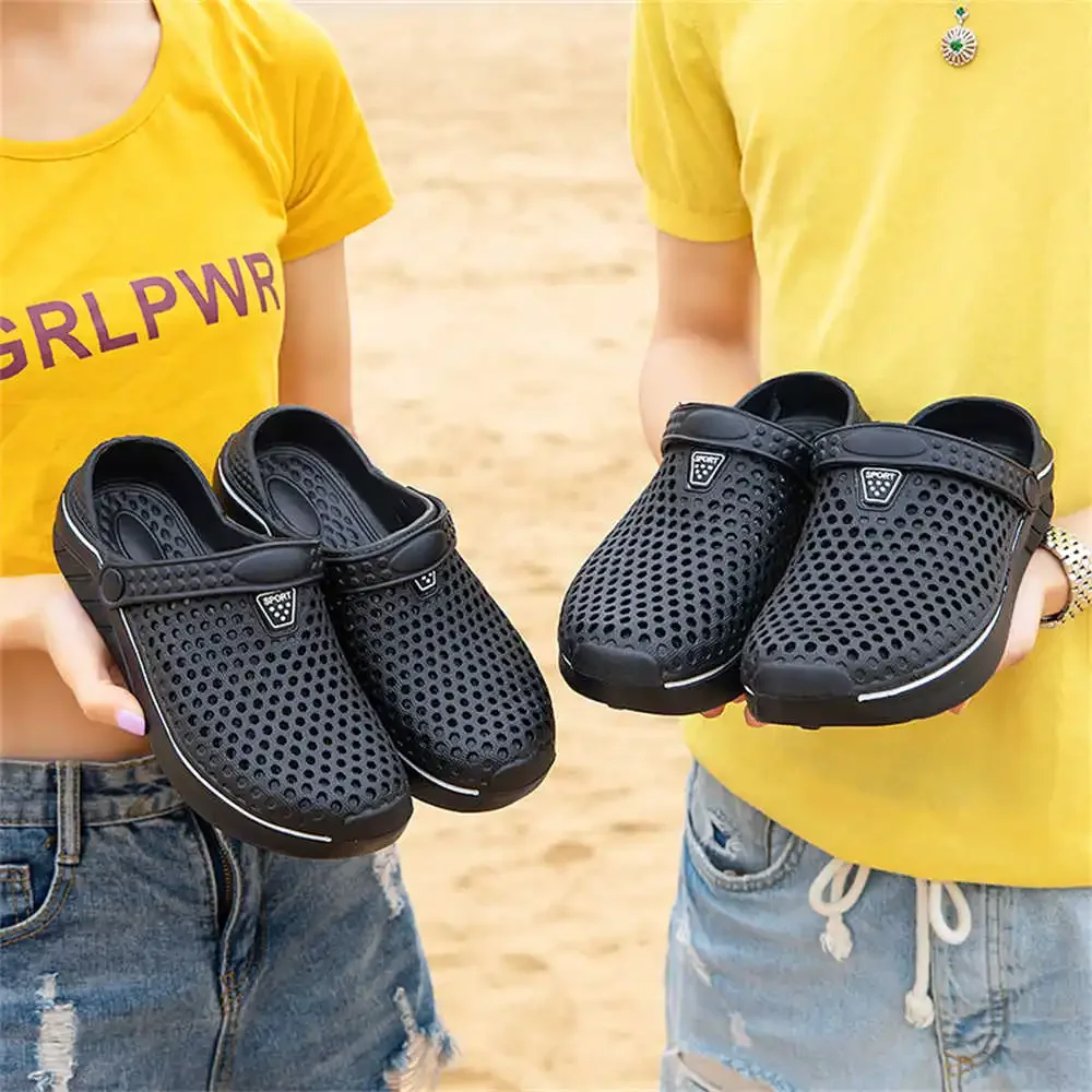 Clogged Soft Unisex Beach Sandals Shoes Size 40 Slippers Indoor Men's Sneakers Sport Special Offers Minimalist Expensive