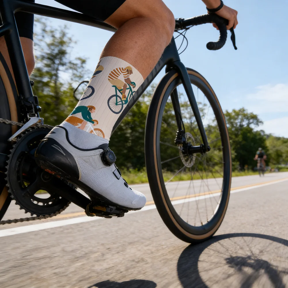 

2026 High-Tech Compression Bike Socks Anti-Slip Seamless Cycling Sport Socks for Outdoor Running Integrated Moulding Design