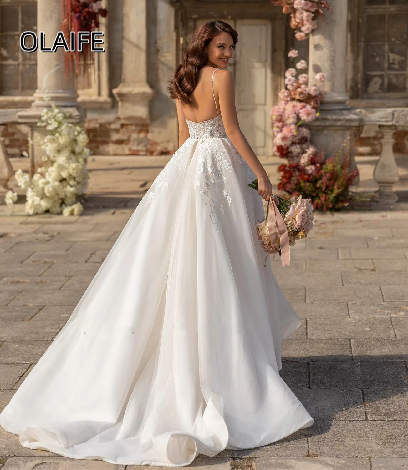 Olaife Sexy Spaghetti Straps Wedding Dress Lace Appliques Sweep Train High Slip Bridal Gown Bohemian Wear