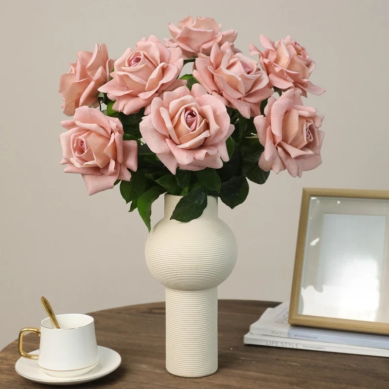 Flores artificiales de tacto Real, rosas mary, seda marrón, flor falsa, rama de rosa de simulación, decoración para centro comercial, planta verde