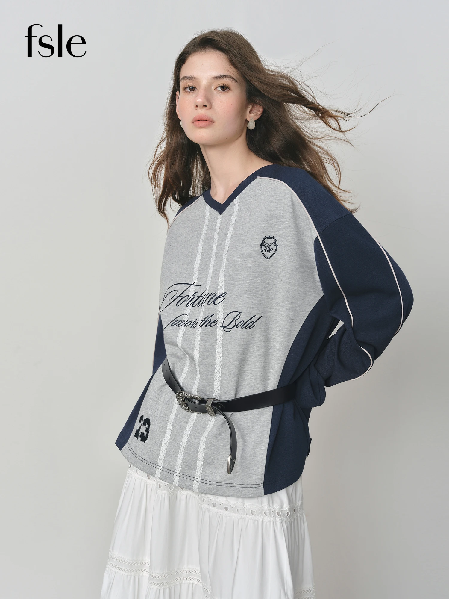 

FSLE American Style Drop Shoulder Sleeve Sports Sweatshirt for Women 2025 Autumn New Loose Contrast Color Letter Top 25FS13191