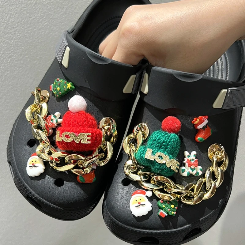 Cute Cartoon Christmas Hat Shoe Charms Designer Quality Clogs Shoe Buckle Lovely Santa Claus DIY Designer Charms New All-match