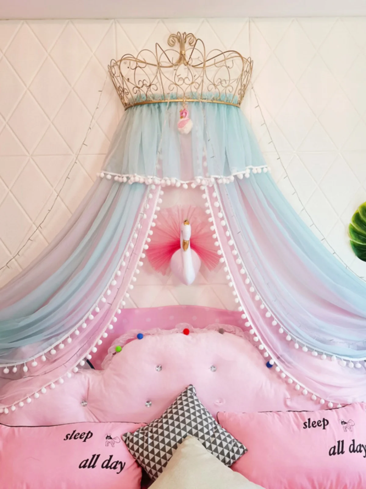 Princess bed mantle bed curtain household bedroom decorative yarn cute pink girl universal hairball European court with crown