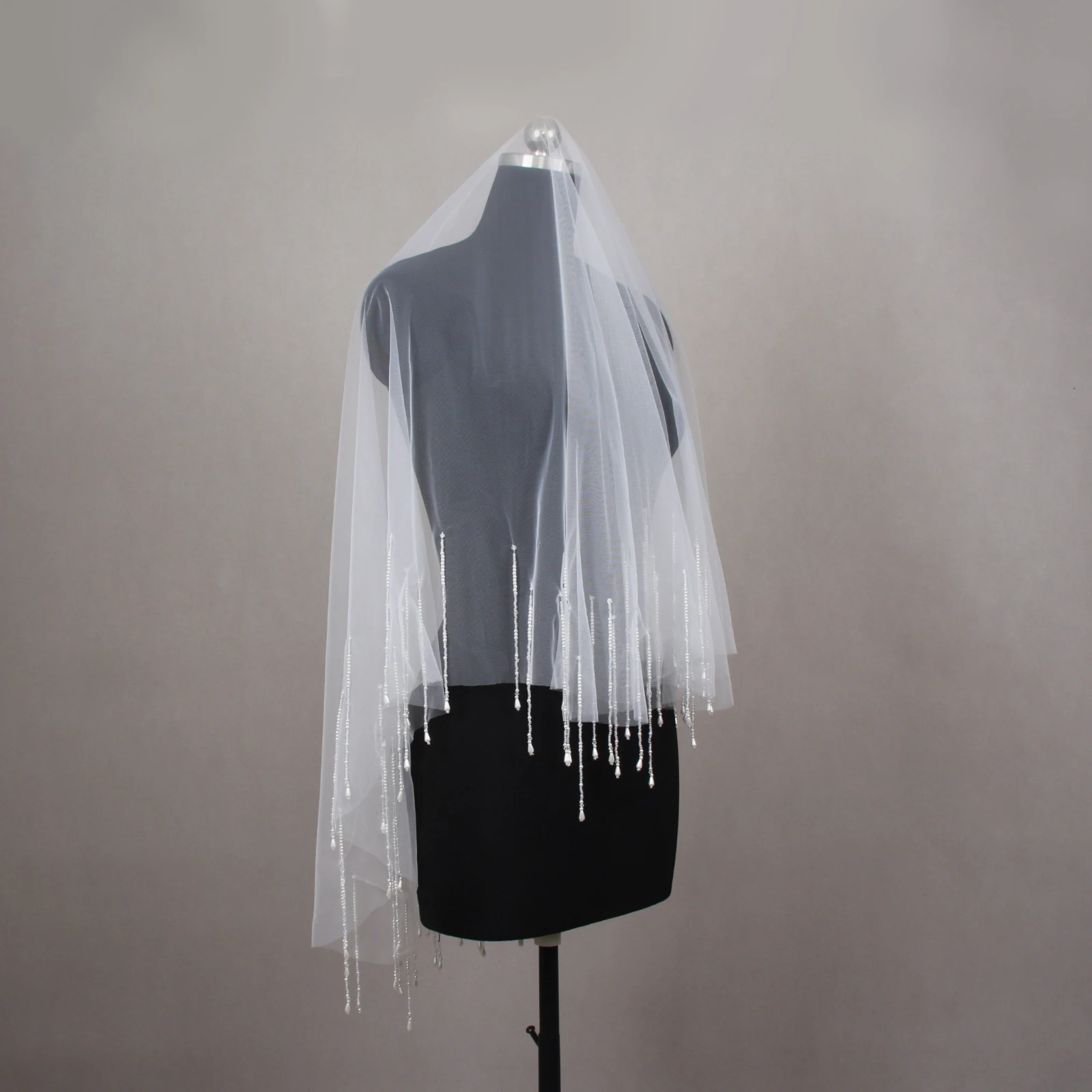 صورة مادية لحجاب يغطي الوجه بشرابة العروس مع لآلئ وكبيرة صغيرة وكبيرة ومزودة بالكريستال G44 مخيط يدويًا