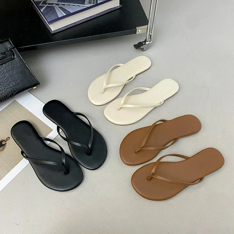 

Summer Simple and Comfortable Women's Flip Flops, Anti Slip Beach Vacation Flat Slippers, Fashionable Outdoor Cool Slippers