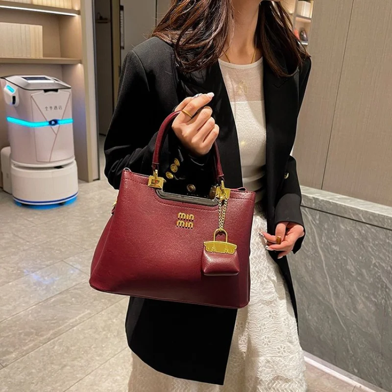 

Кожаные сумки-тоут для женщин Классическая элегантная сумка через плечо Сумка через плечо от известного дизайнера Популярная