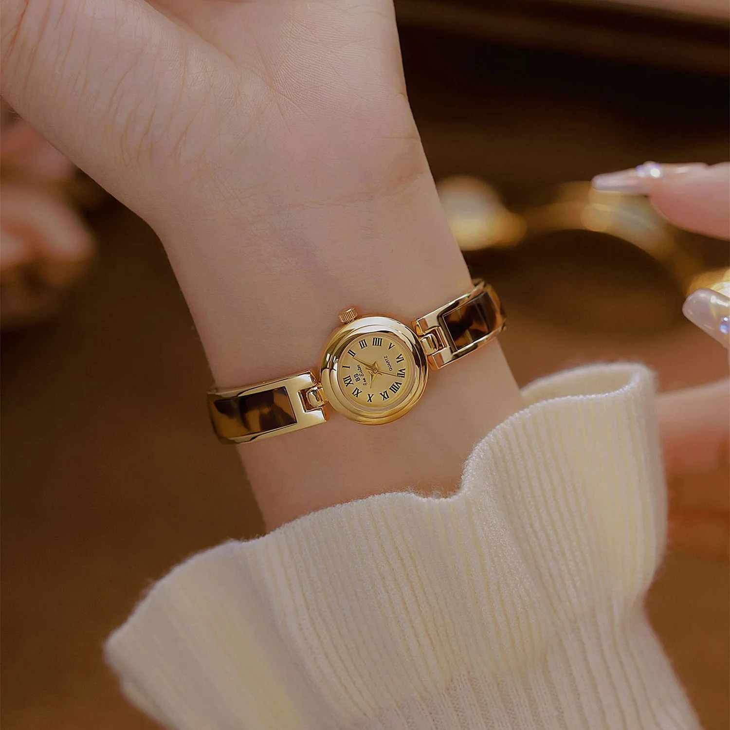 Luxury Small Dial Quartz Ladies Watches Classic Vintage Gold Bracelet Party Dress Watch For Woman Gift Reloj Para Mujer