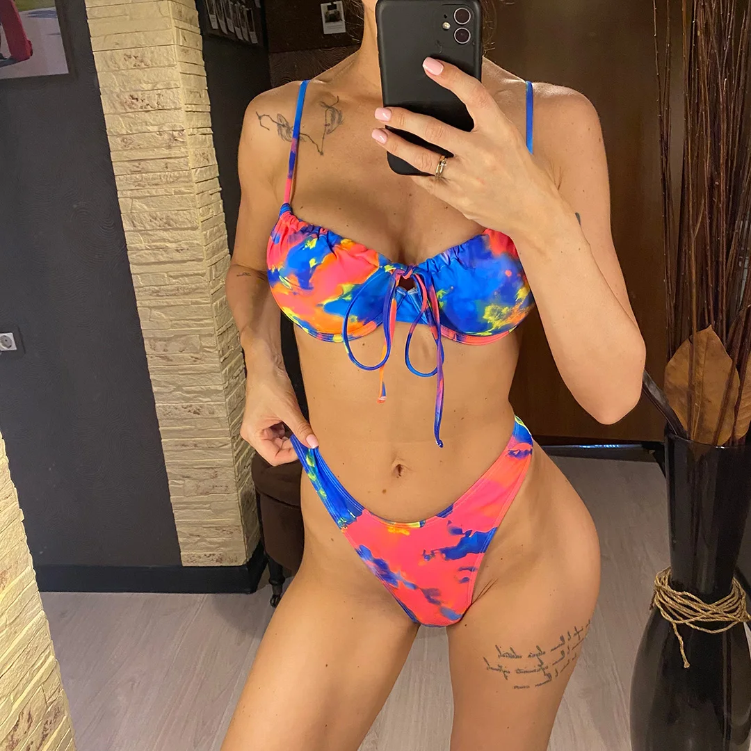 Bunter, bedruckter, mit Bügel verstärkter brasilianischer Bikini, Damen-Badeanzug, zweiteiliges Bikini-Set, Badebekleidung, Badeanzug, Schwimmkleidung V5340 – Detail 2