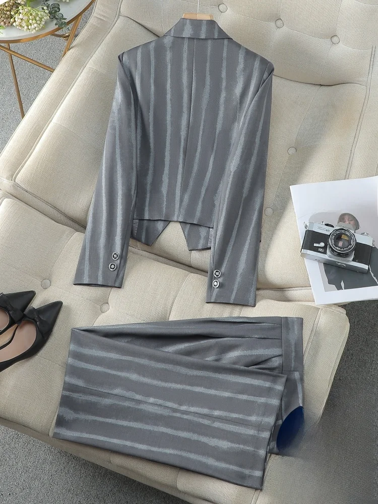 Short Fashionable Striped Women's Suit Set Casual Style Commute Friendly Polyester Blend Long Sleeve Classic Collar Jacket
