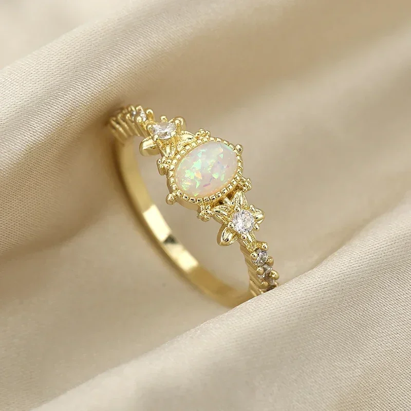 Women's Fashion Simple and Elegant Round Opal Ring