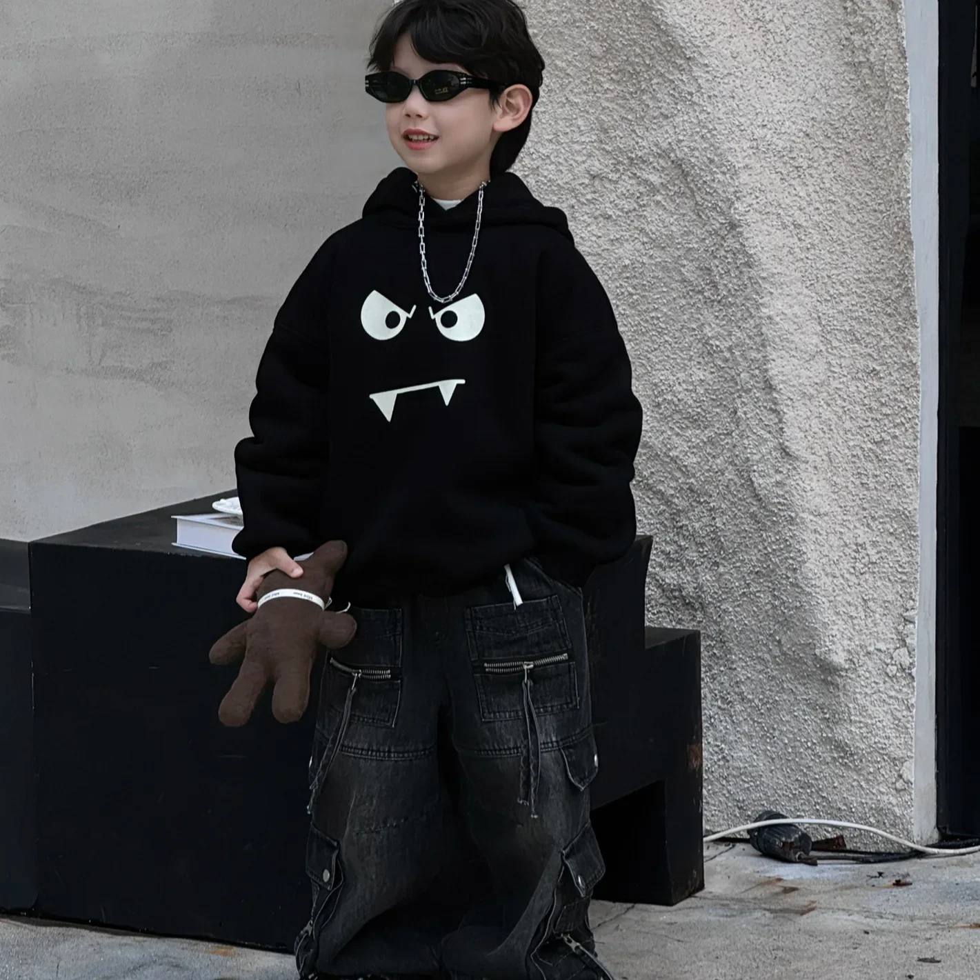 

Autumn and Winter New Children's Fashionable Little Devil Hooded Fleece Sweatshirt for Boys with Thickened Casual Tops