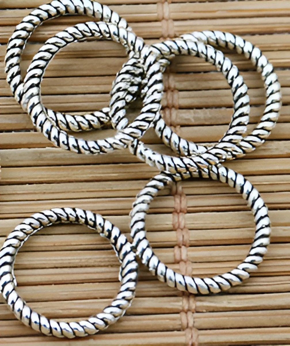 

20pcs 13mm Alloy matel tibetan silver ring frame beads HWEF1443