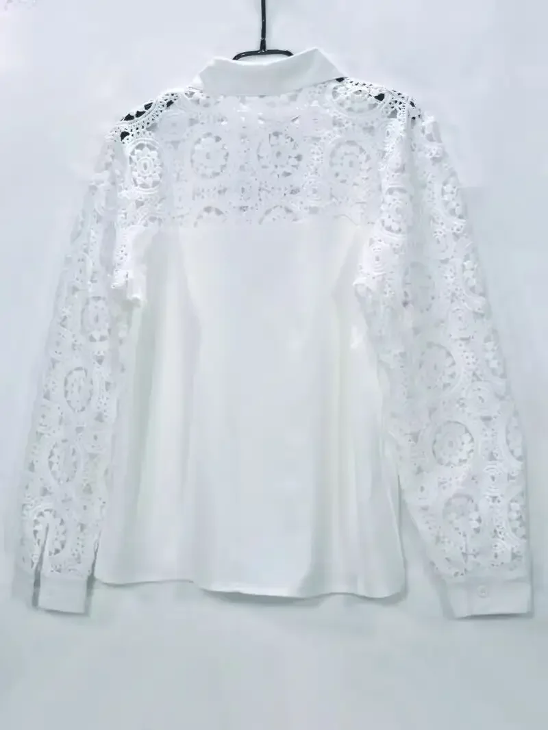Nueva llegada Primavera y novedad de verano camisa de mujer elegante y elegante con cuello en V hueco de manga larga a la moda