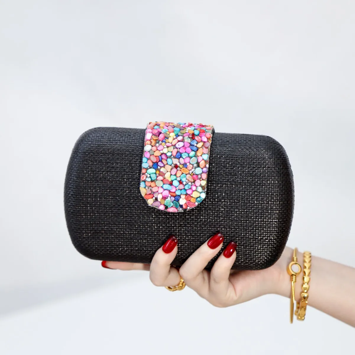 New black straw gravel hand-held dinner bag, simple and fashionable versatile messenger bag