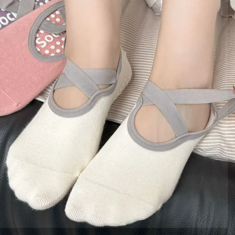 Professional Women Yoga Sock Silicone Anti-slip Ballet Pilates Socks Ballet Dance High Quality Breathable Bandage Yoga Socks view 3