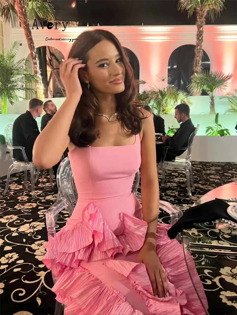 Avery personalizado rojo tirantes finos sin mangas fuera del hombro vestido elegante de lujo vestidos de fiesta de invitados de boda de lujo 2025 Prom