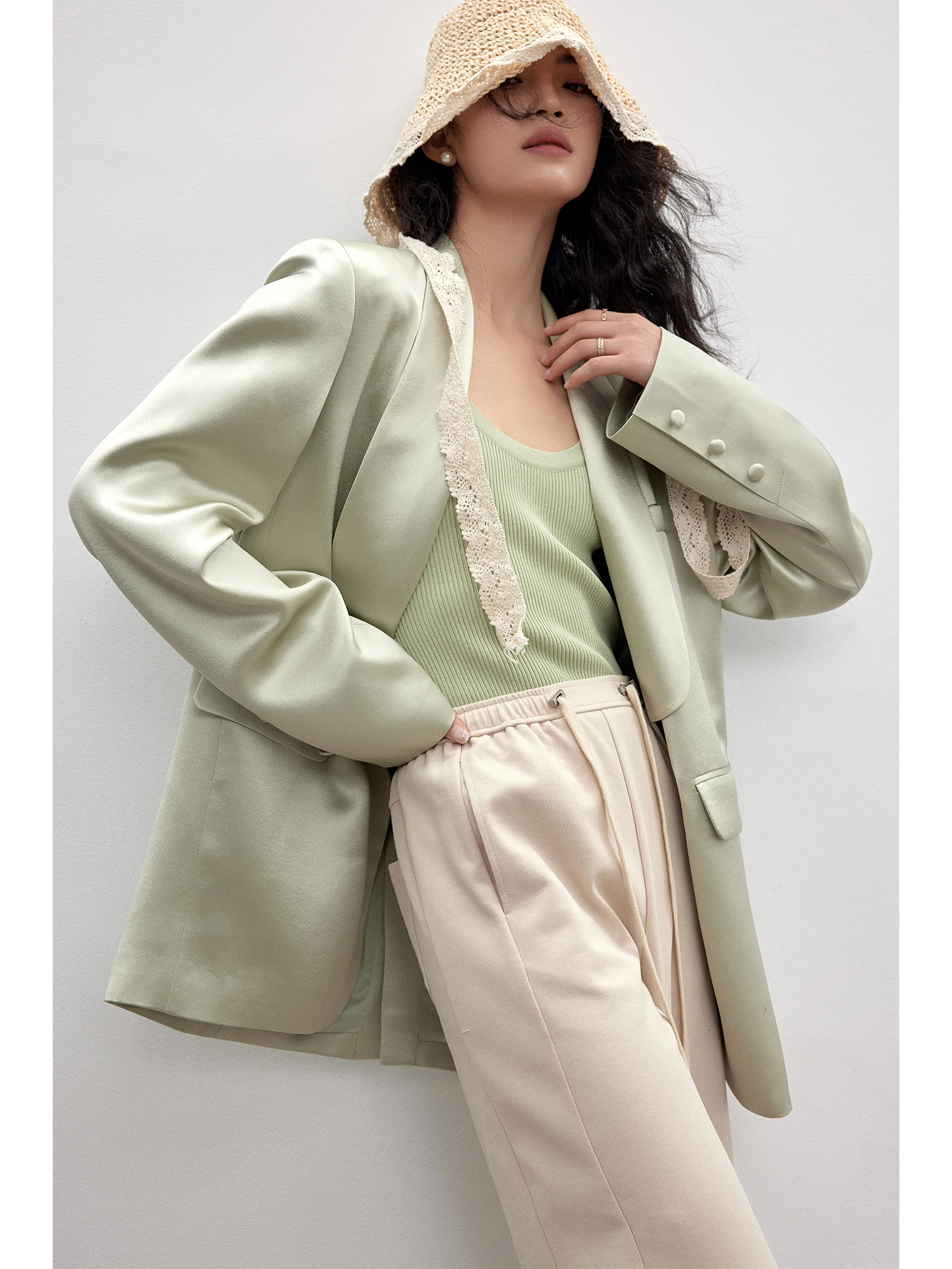 

owyee ell ape Легкая роскошная верхняя одежда Ele Свободная посадка Ele Sle Триацетатная ткань Длинная свеч на одной пуговице