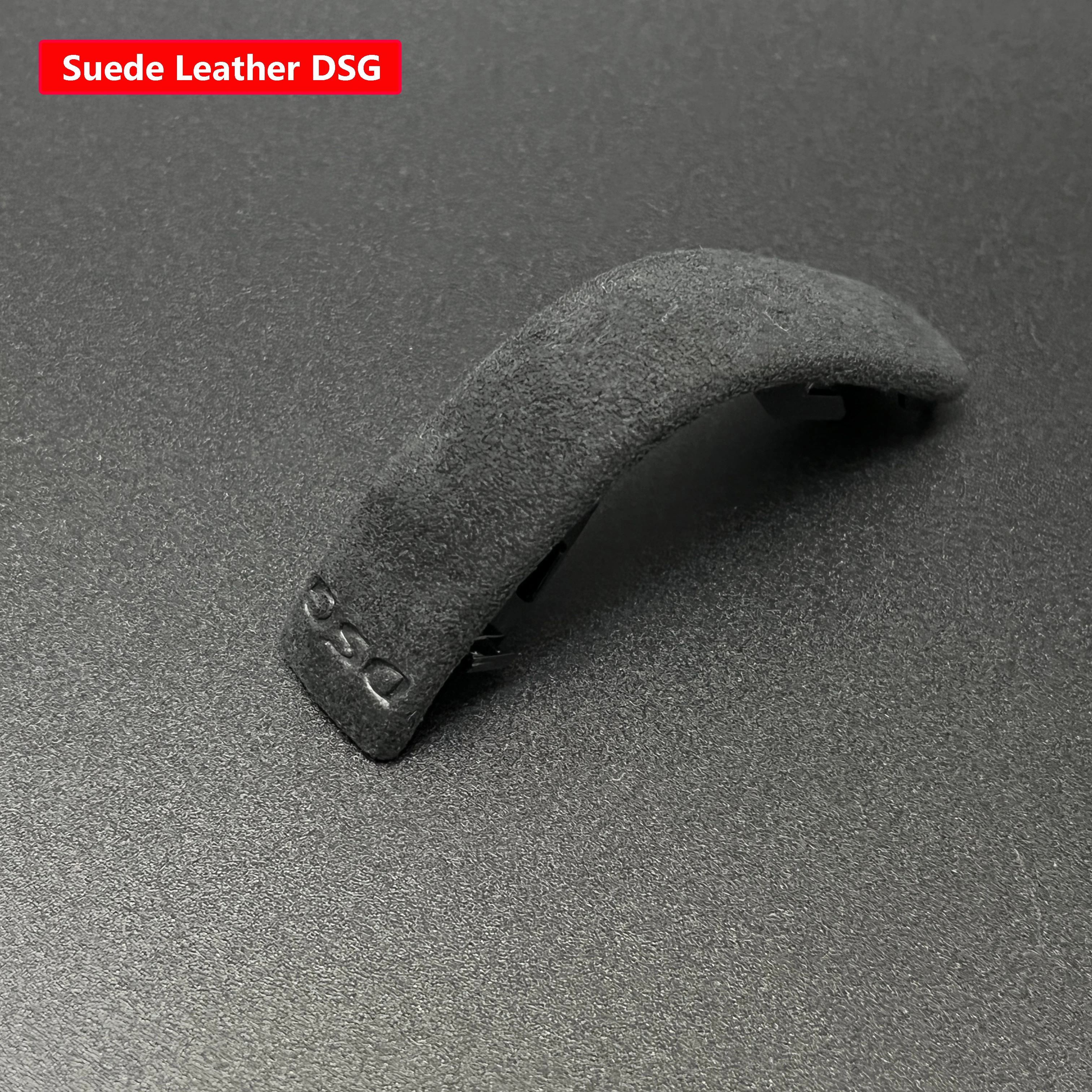 DSG Schaltknauf-Seitenabdeckung Schwarz Chrom mit Wildleder-Emblem für VW Golf 6 7 R GTI Passat B7 B8 CC R20 Jetta MK6 GLI – Detail 3
