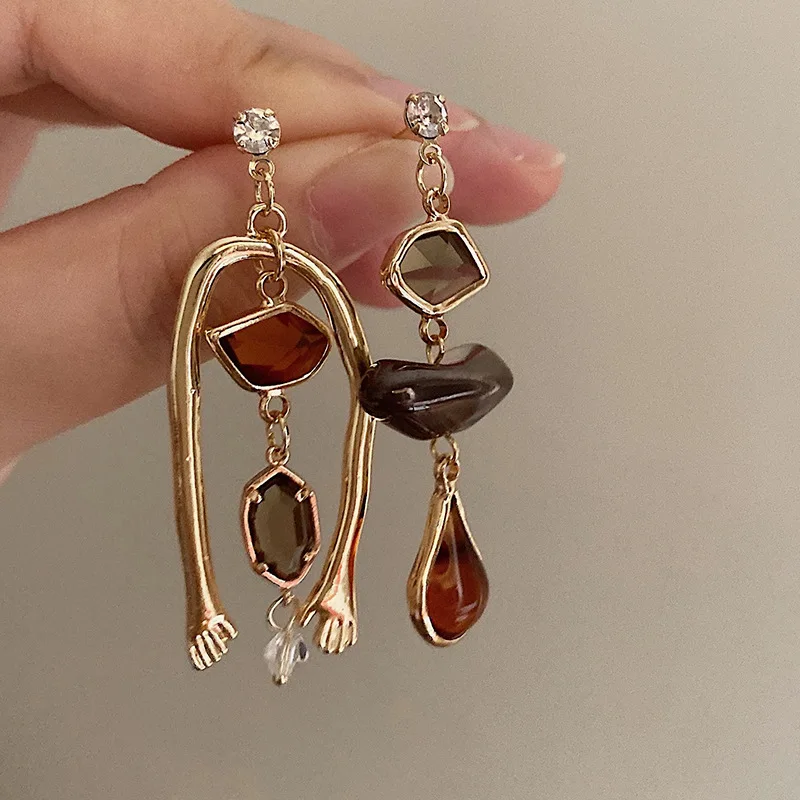 French Oil Painting Style Retro Art Abstract Female Fashion Asymmetrical Design Korean Version Personality Earrings Tide image 4