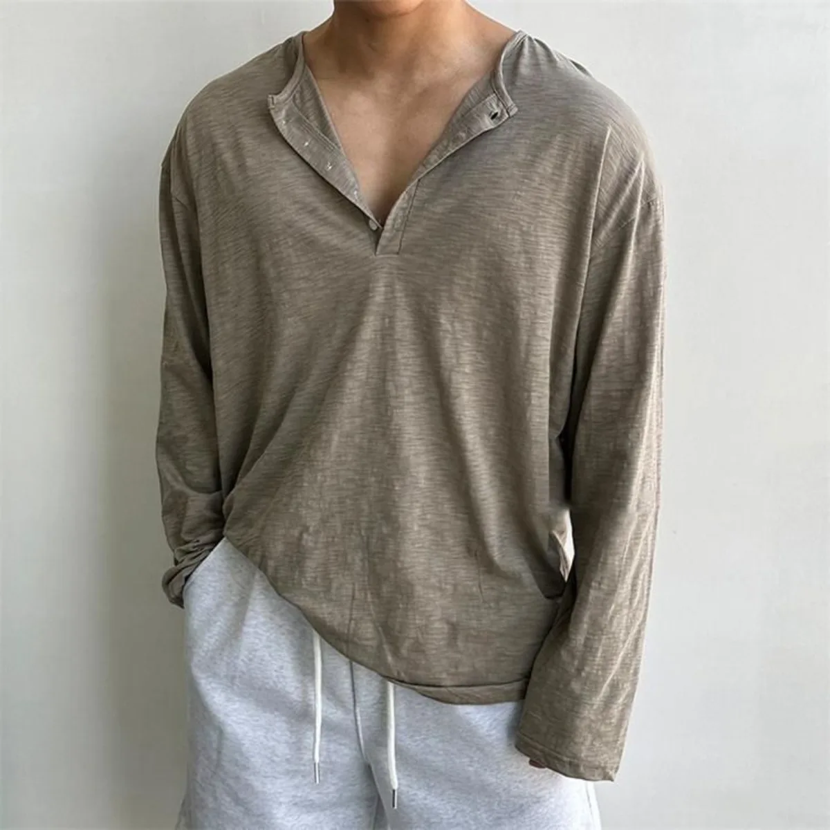 Men's Loose Fit Long Sleeve Henley T-Shirt Cotton Casual Thin Top Oversized Minimalist Basic Spring Summer Clean fit Tee