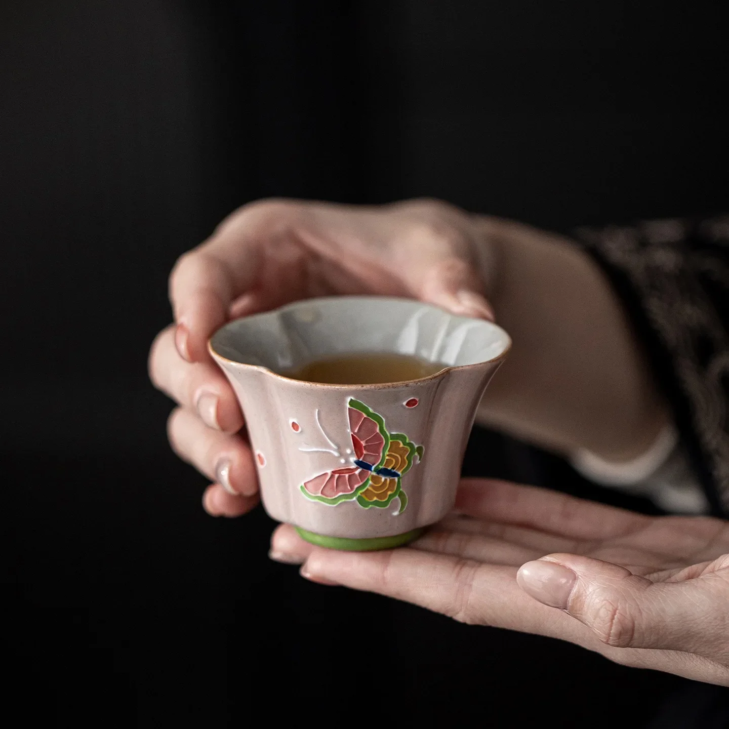 1PC Hand-painted Butterfly Teacup New Chinese TeaSet Master Cup Flower Mouth Cup Hat Cup TeaCup Coffeeware Teaware Tea Tableware