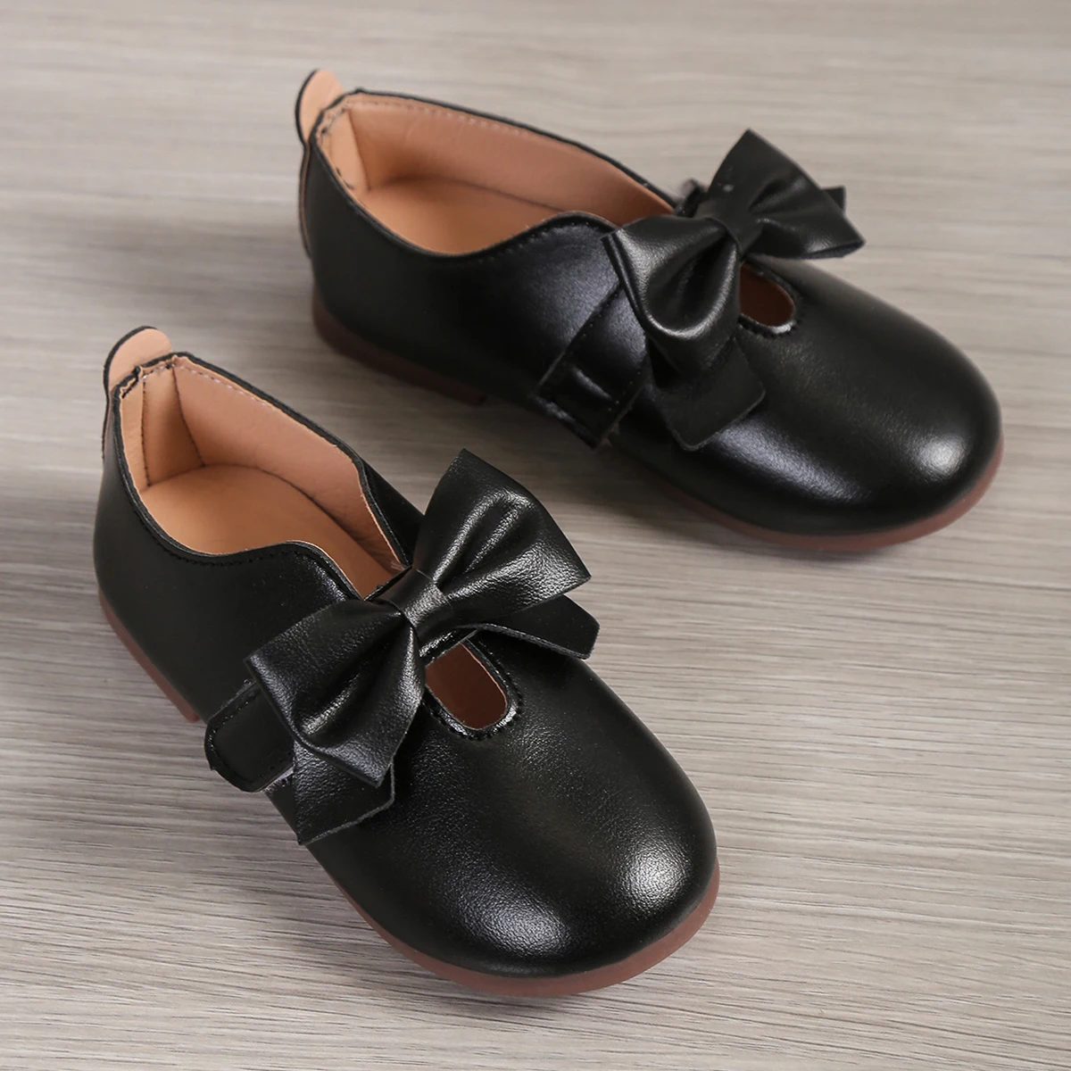 

Детские кожаные туфли с круглым носком, весенне-осенние, однотонные, с мягкой подошвой, удобные, для девочек, повседневные.
