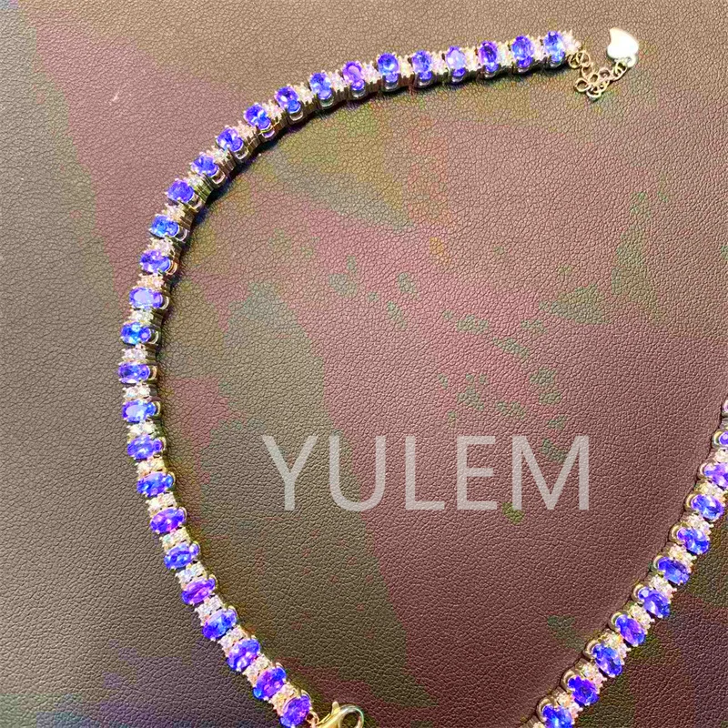 

Natural Tanzanite Bracelet 925 Silver Inlaid Natural Tanzanite Women's Bracelet Simple and Luxurious Atmosphere 3X5MM 28PCS