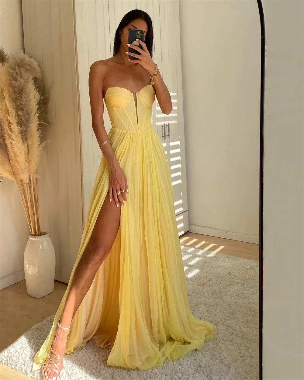 Bella Yellow Chiffon Prom Dresses Strapless Aline Side Split Wedding Dress Customized Sleeveless Floor-length Vestidos De Fiesta