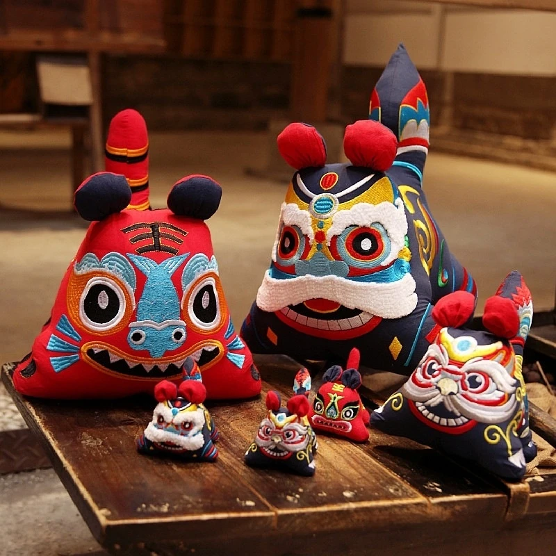 

Этническая традиционная ручная работа, плюшевая кукла-тигр, вышитый лев, танец, приветка, лев, орнамент, мягкая игрушка, подарок для друзей