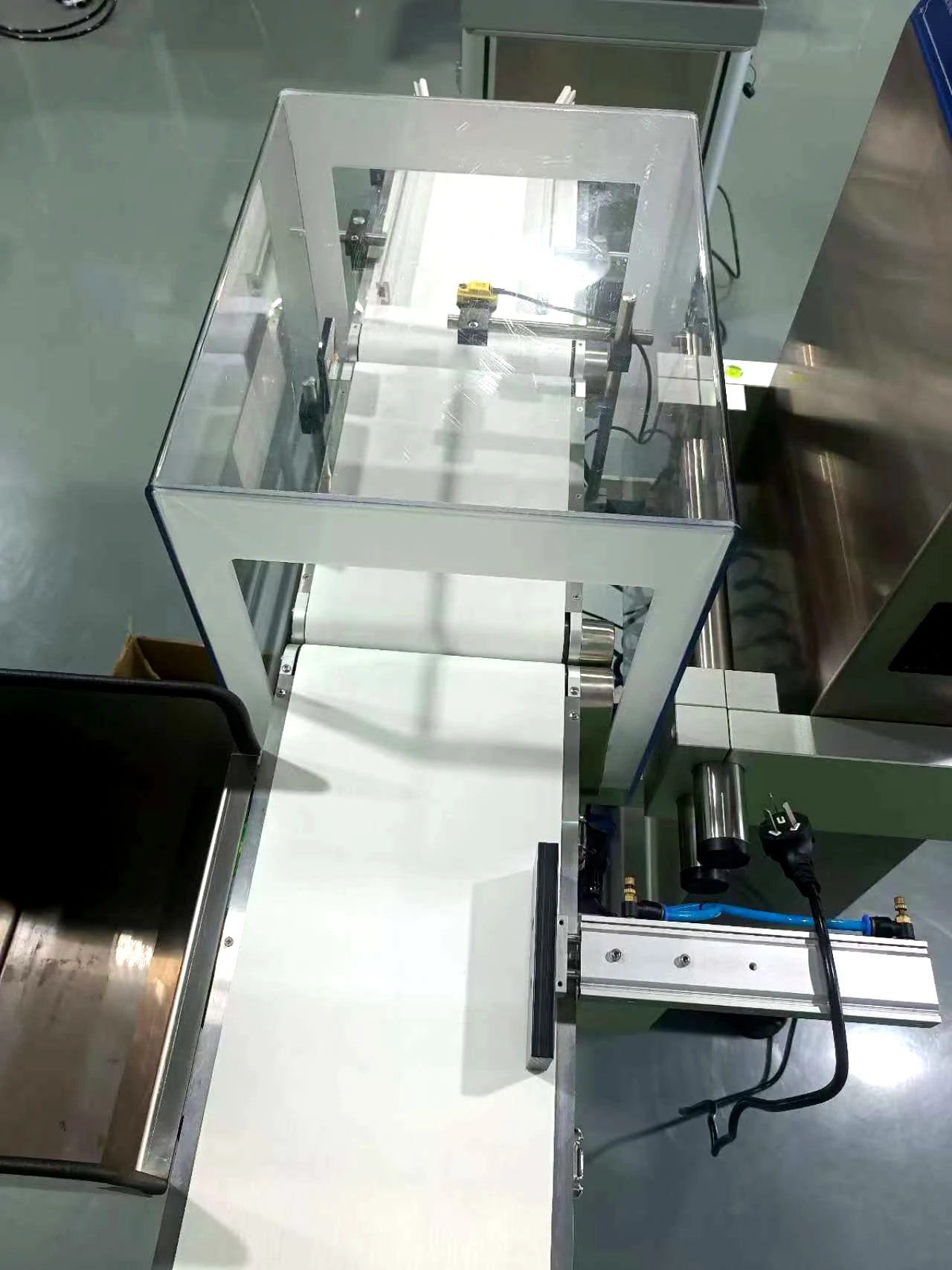 Automatyczna waga kontrolna z ekranem dotykowym - seria High Speed, hit sprzedaży 2025