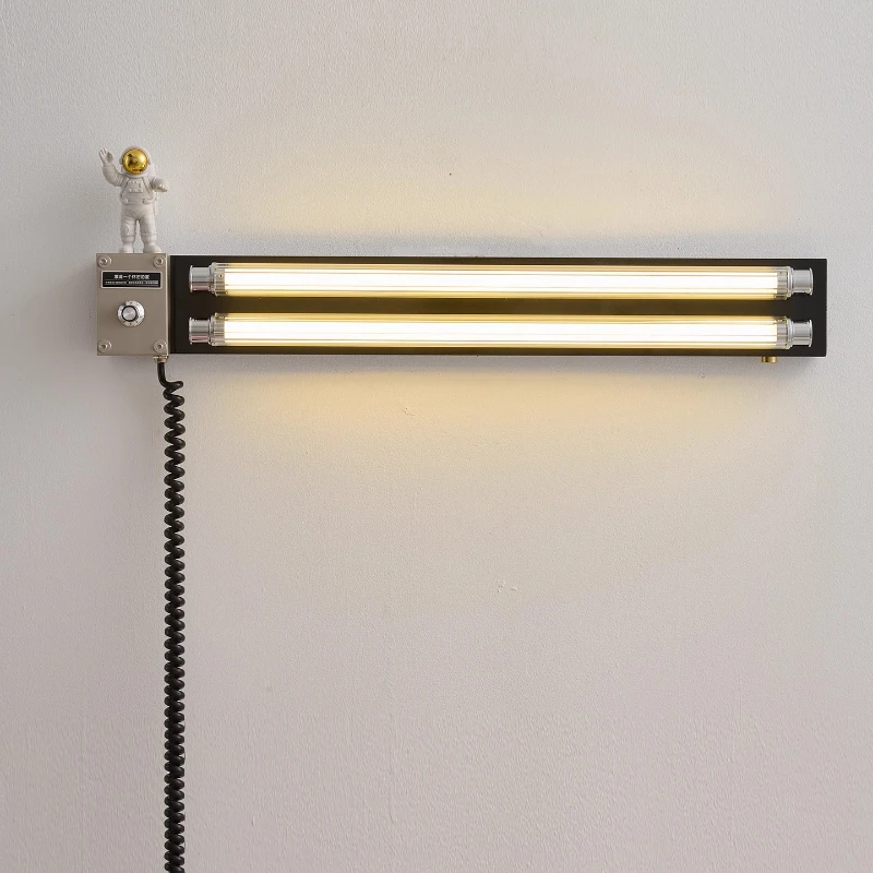 

Vintage wiring-free plug wall lamp, living room, bedroom, bedside aisle, industrial wind, adjustable brightness mirror front