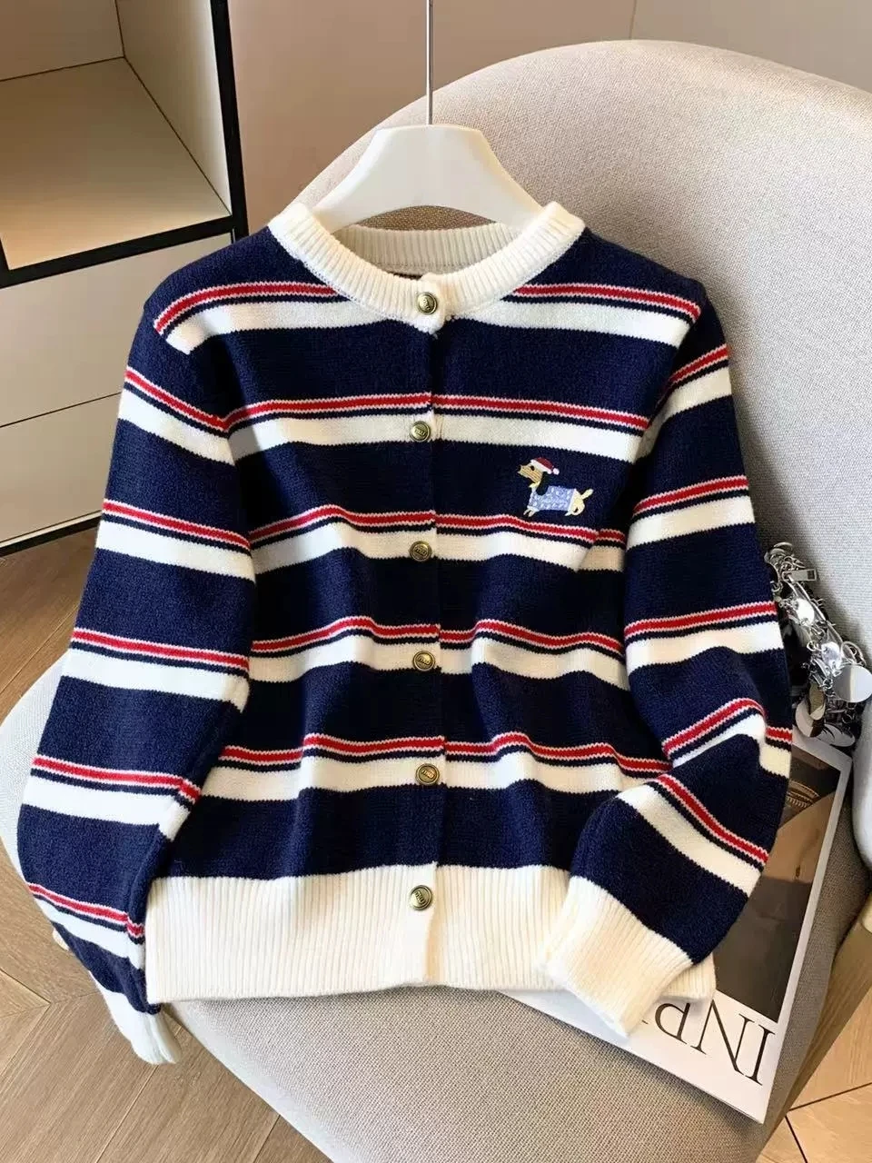 한국 스타일 스트라이프 컬러 블록 니트 오픈 가디건 탑 가을 시즌 자수 스웨터 정규 핏 출퇴근 패션