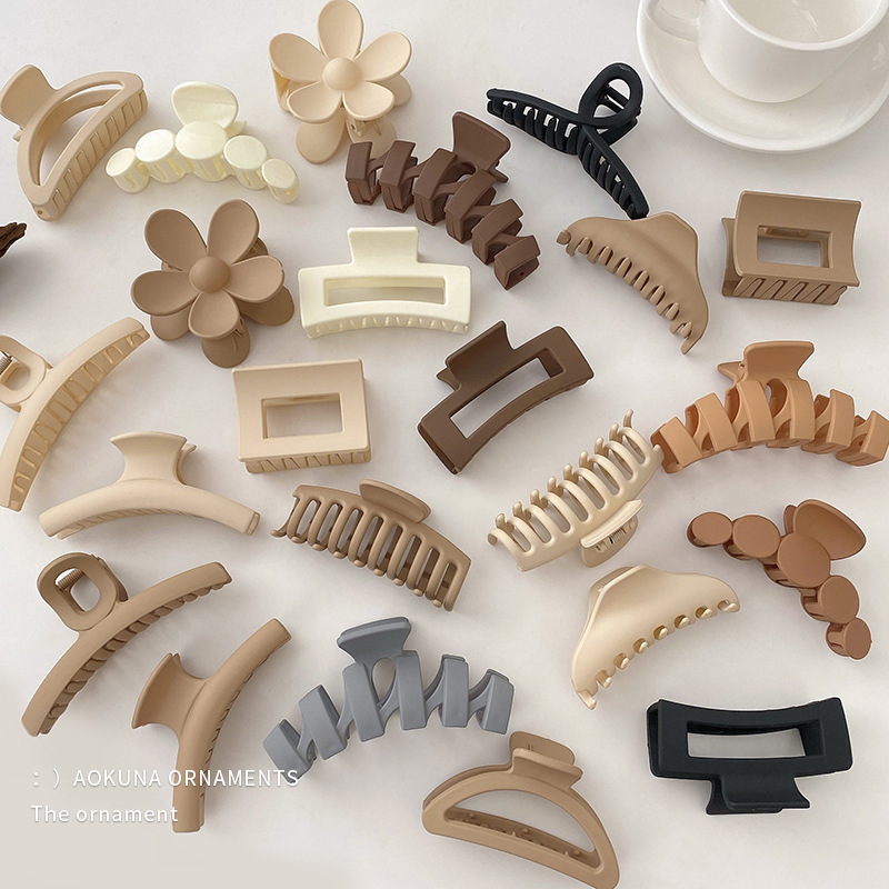  2024 Korean Fashion Coffee Beige Large Hair Claw Solid Color Acrylic Hairpin Barrette Hair Clips Headwear Women Hair Accessories 