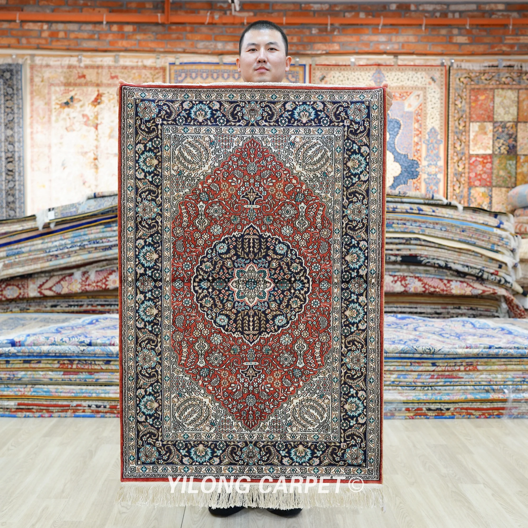 76x122cm Medallion Hand Knotted Carpets Dome Pattern Handmade Silk Rug (SLF155B)