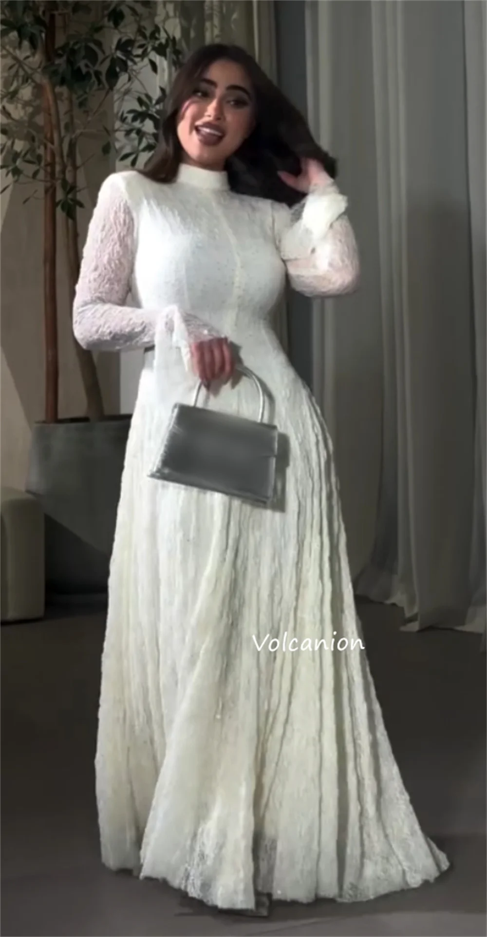 فساتين طويلة مخصصة بطيات شيفون وياقة عالية على شكل حرف A مناسبة حسب الطلب مقاسات كلاسيكية رائعة متاحة للحفلات