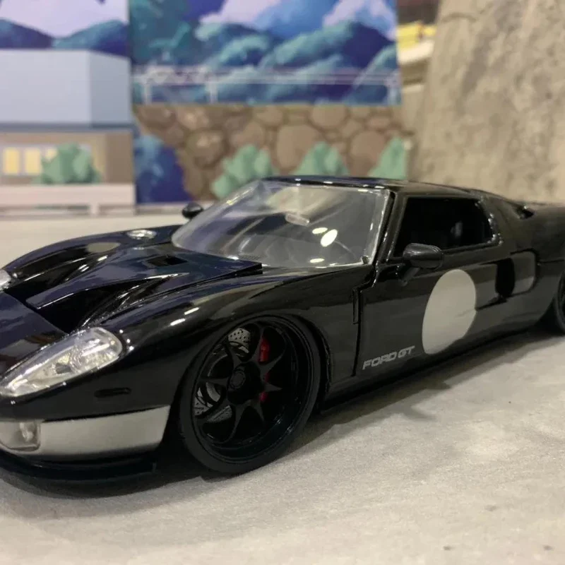 Jada 1:24 2005 Ford GT Diecast Alloy Car Model Toys Simulation Sports Car Boys Toys For Boys Birthday Gift J355