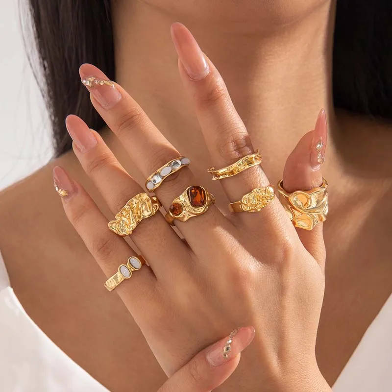 Conjunto de anillos irregulares de Color dorado Vintage para mujeres y hombres, anillo llamativo geométrico de circón de Metal a la moda, accesorios de joyería para parejas