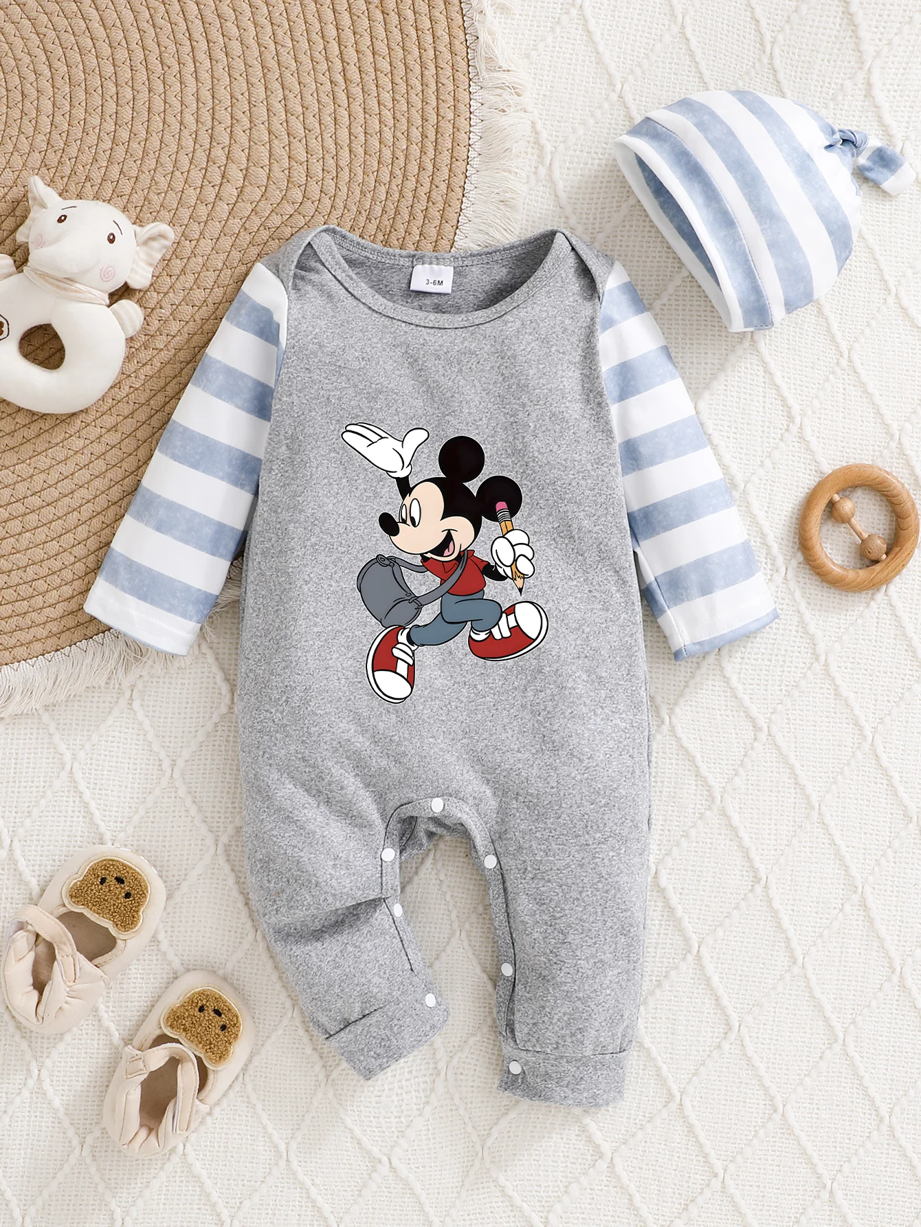 

【Официально авторизованный】 Комбинезон с капюшоном Disney Mickey Baby | Уютный тканевый школьный комбинезон с узором Микки, серый, с полосатыми рукавами