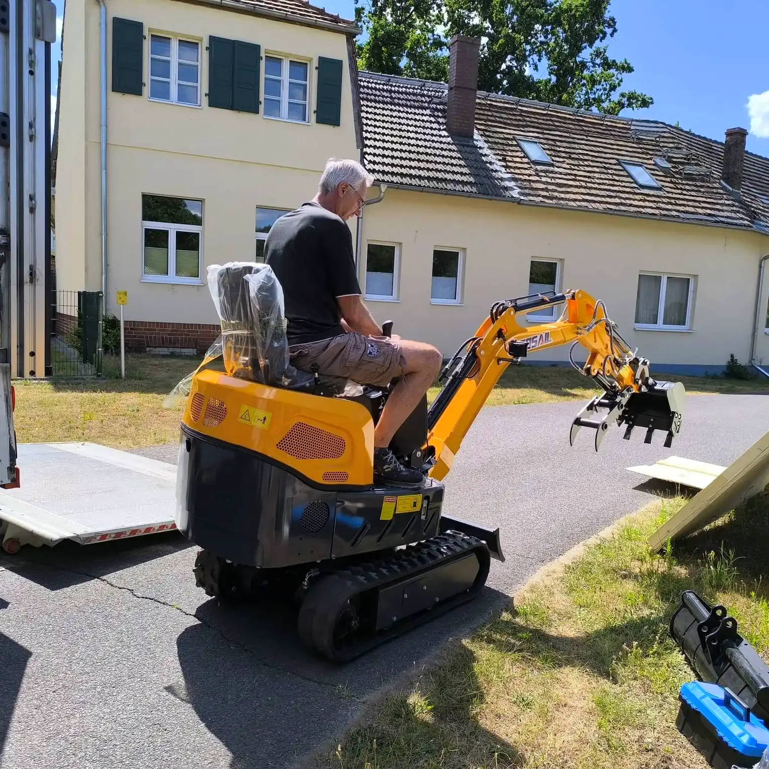 

Многофункциональный 1,2 тонны бытовой фермерский сад сельскохозяйственная дорожка компактный мини-экскаватор на продажу