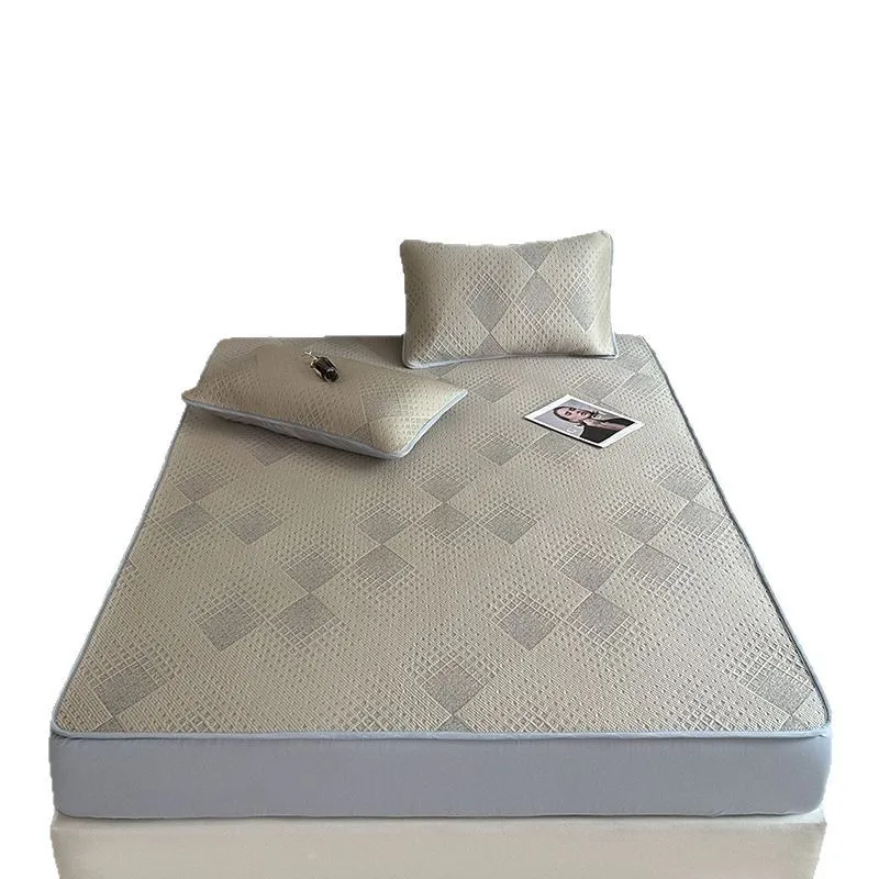 

Customizable Ice Silk Mat Three-piece Summer Machine Washable Air Conditioning Soft Mat