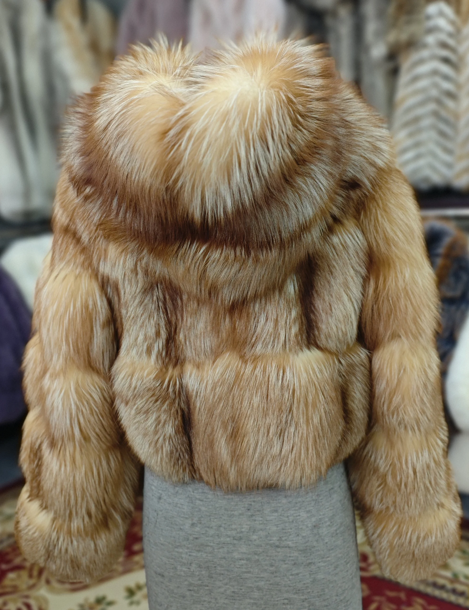 

Women's Genuine Fox Fur Coat Winter Parka Jacket Long Sleeve Hooded Warm Short Overcoat Fashion Streetwear