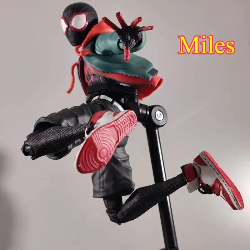

Marvel Anime Peripheral Miles Spider Man Action Figure Doll The Avengers Iron Spider Man Superhero Ornament Model Gift Toy