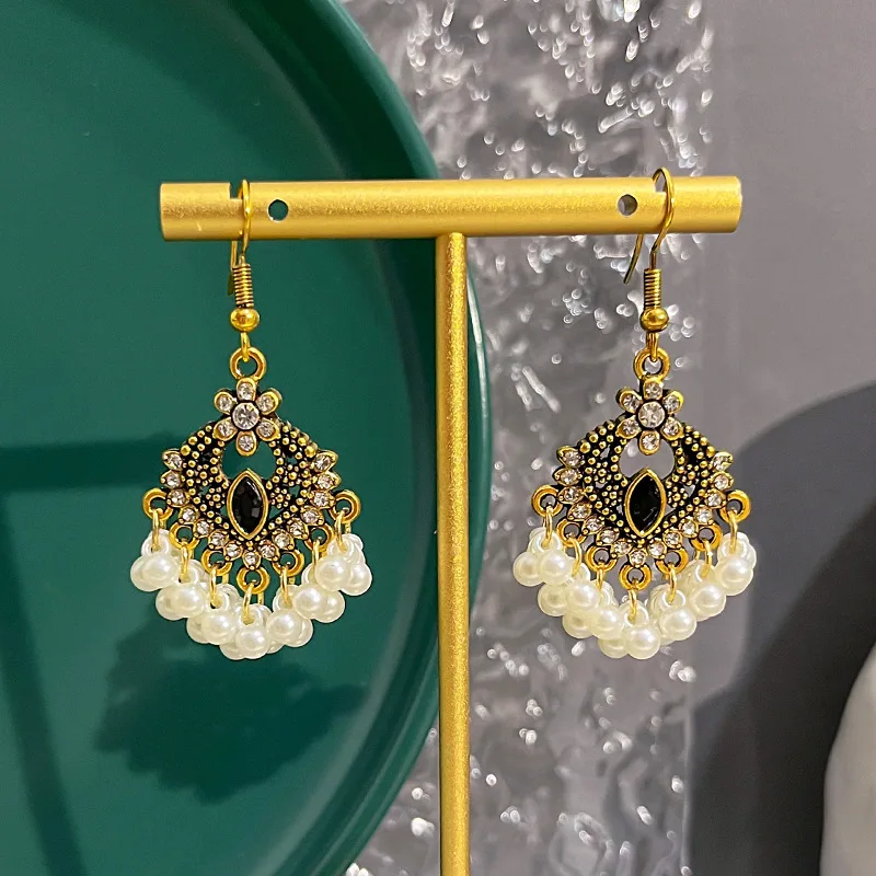 Vintage Gypsy Classical Pearl Tassel Earrings for Women Temperament Hollow Rhinestone Indain Dangle Earrings Jhumka Jewelry