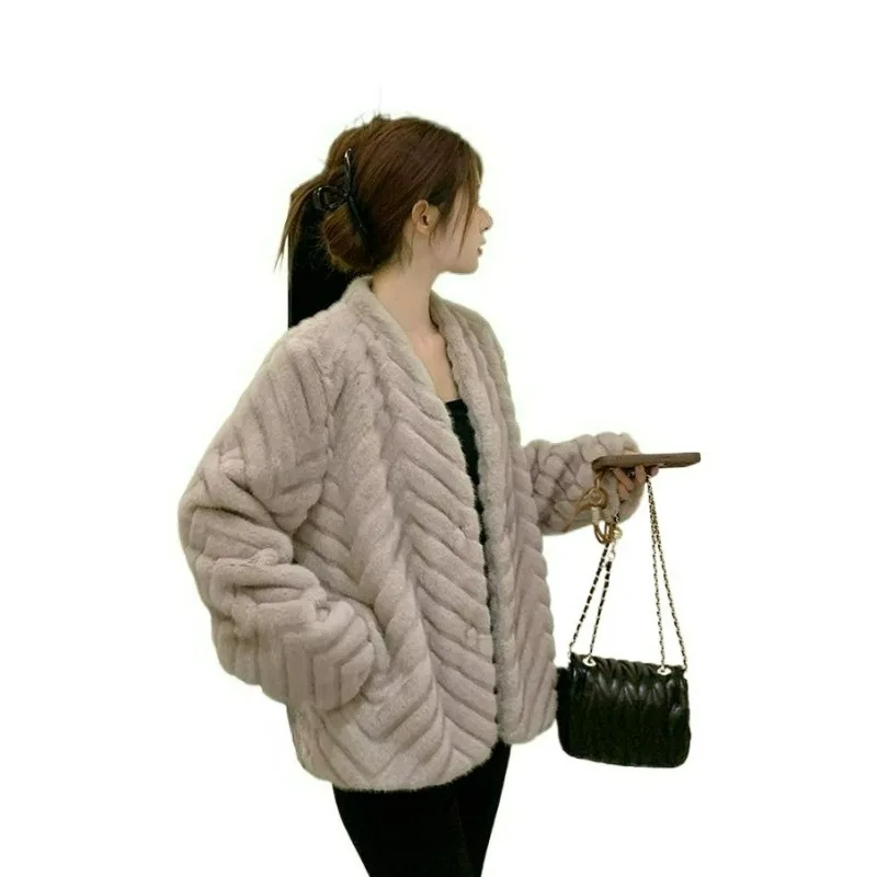 

Модная уличная теплая водонепроницаемая куртка из норки с узором «елочка», женская зимняя новая утолщенная короткая куртка премиум-класса с v-образным вырезом