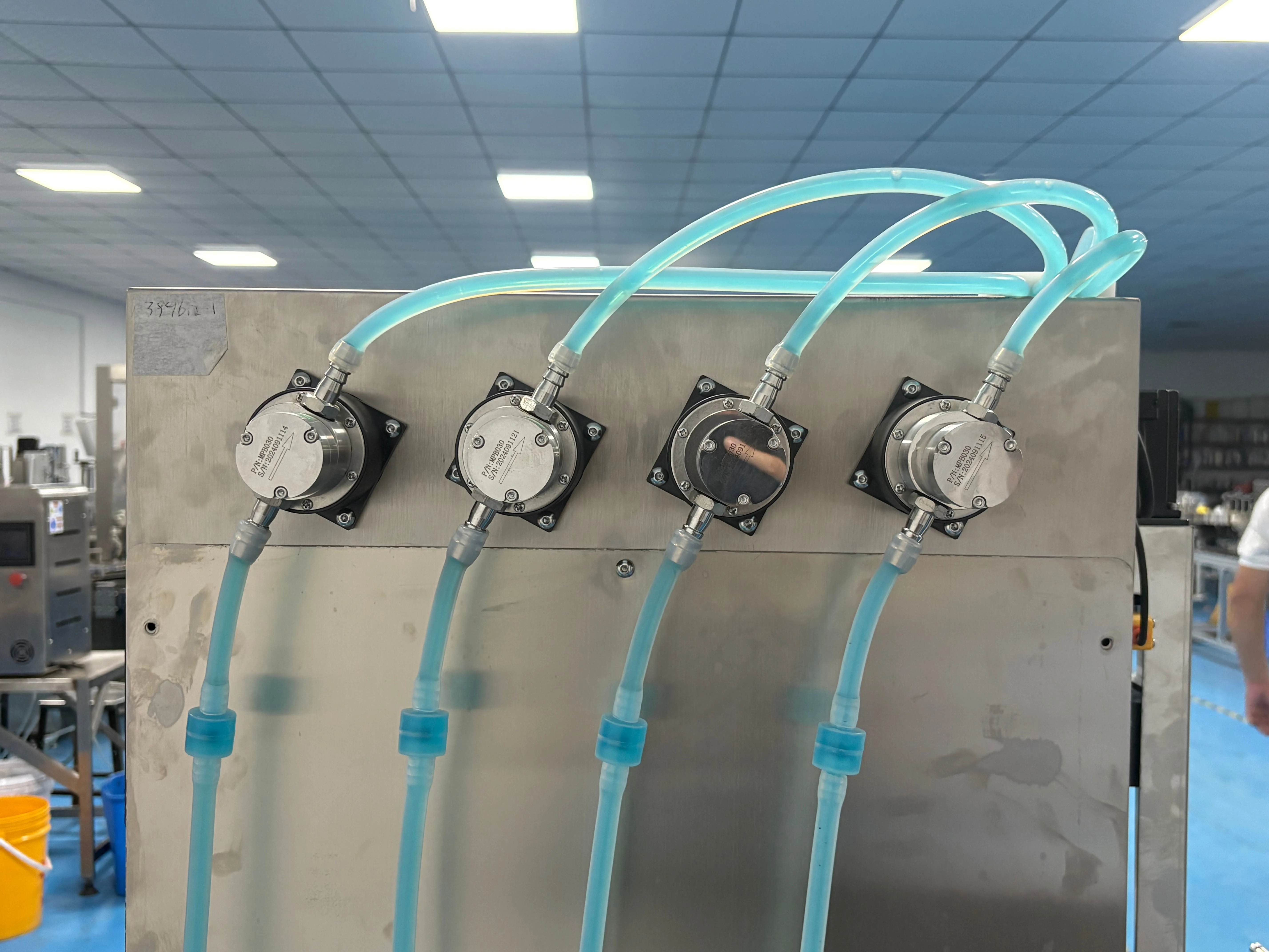 데스크탑 자석 펌프 충전 기계 공장 직판매, 액체, 주스, 세제 충전에 적합, CE 인증 보유