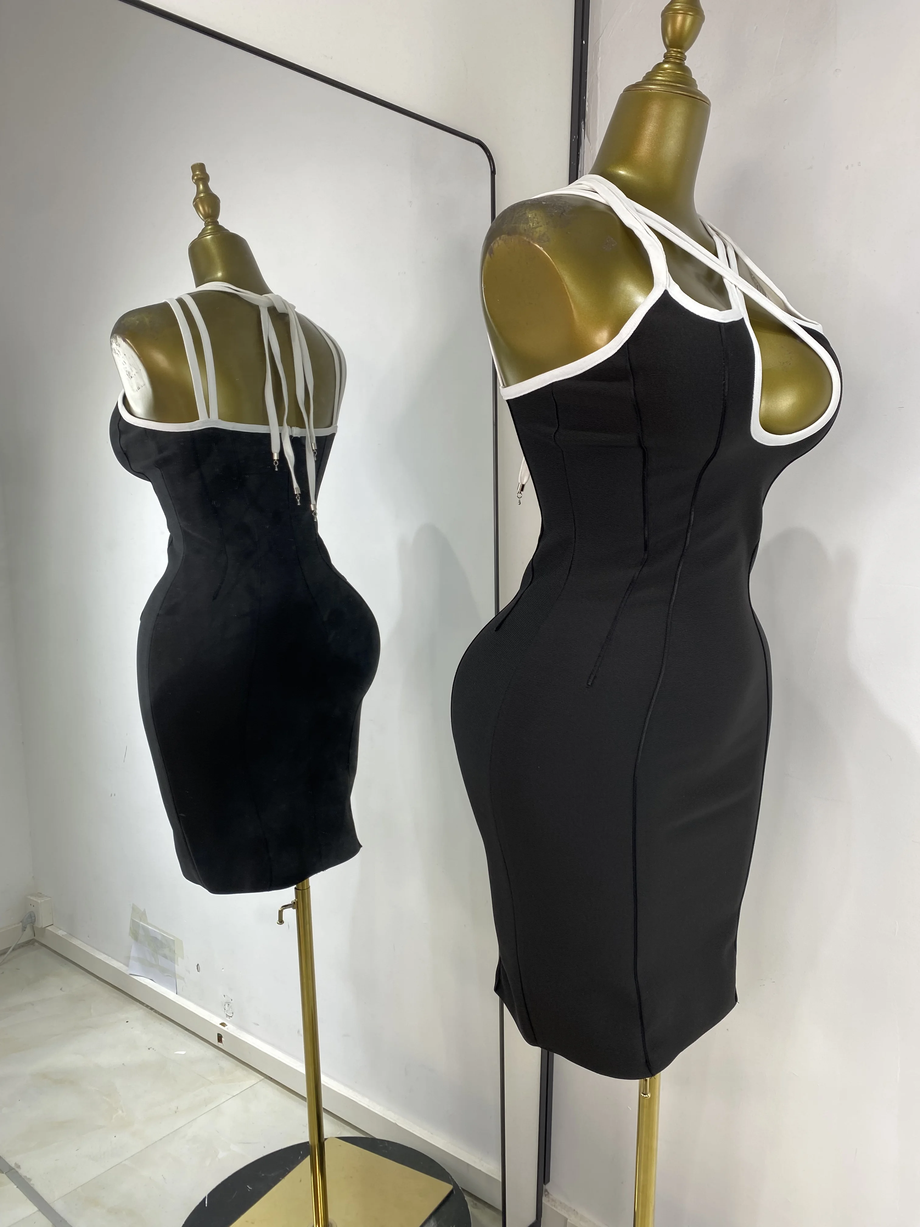 فستان نسائي صيفي أسود بأشرطة متقاطعة بطبقة مزدوجة Bodycon فساتين حفلات مسائية صغيرة محبوكة مرنة في الشارع العالي