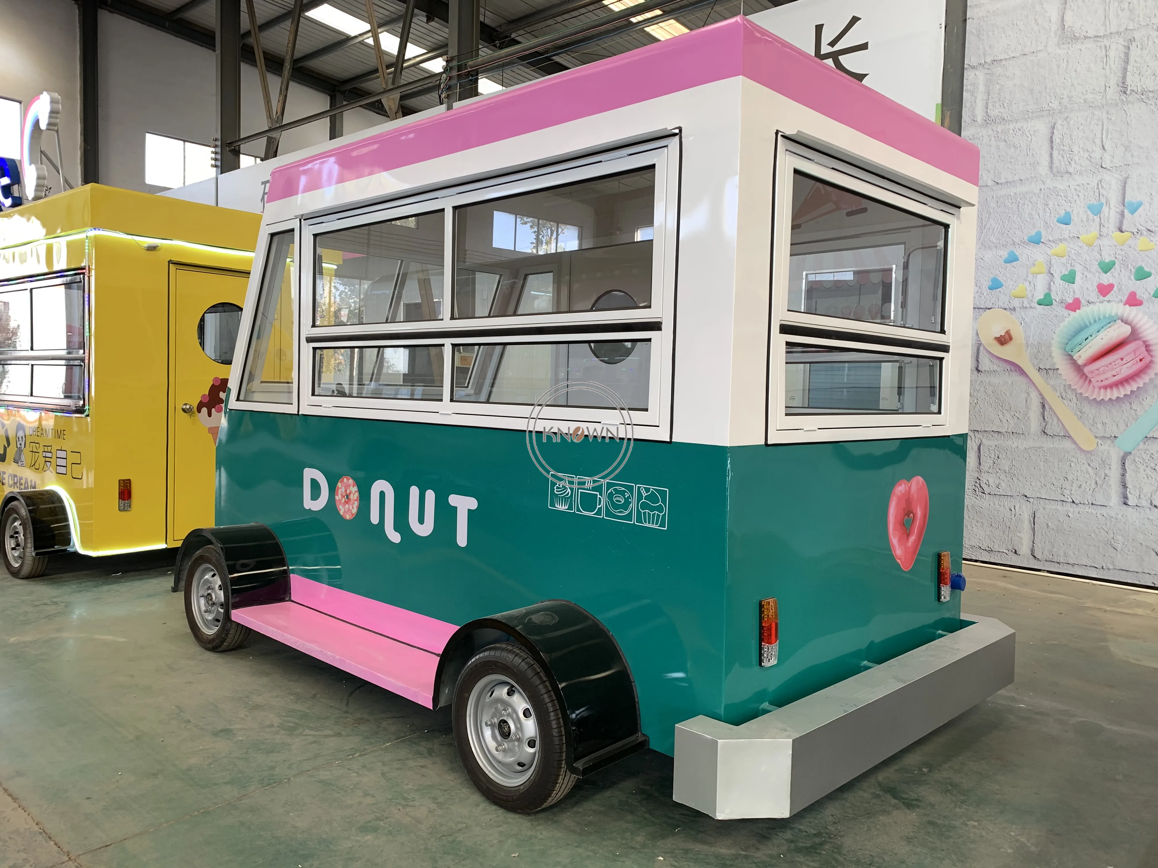 Customized Mobile Fast Food Van Truck with CE Certification Mobile Kitchen Ice Cream Cart Kiosk for Sale