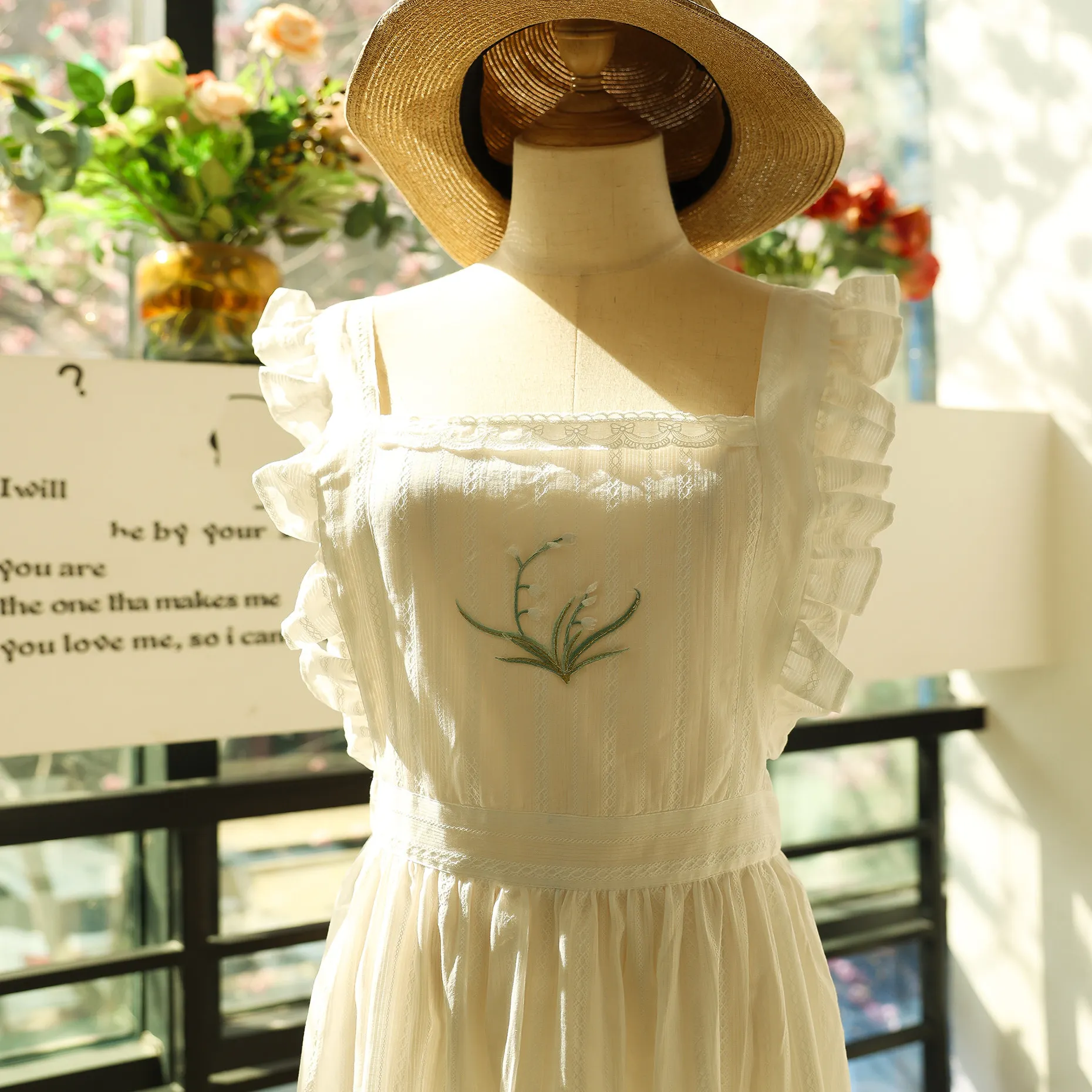 Lily of The Valley Embroidered Pinafore Apron Dress, Ruffle Sleeveless Back‑tie Long Apron for Housework Photo Prop Home Decor