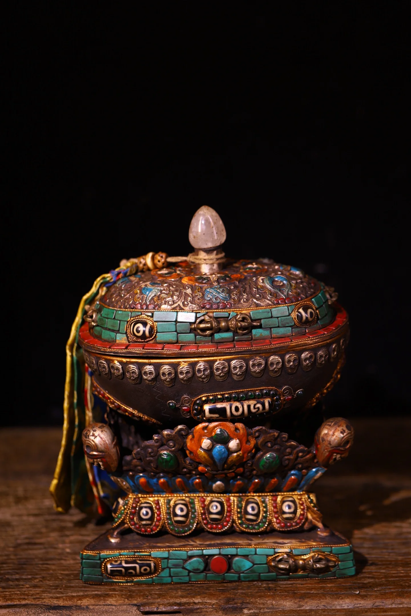 Old Kapala Skull Cup Mosaic Gem gZi Beads Turquoise Vajra pattern 2 Buddha bowls Skull Head Base Buddha flow Amulet