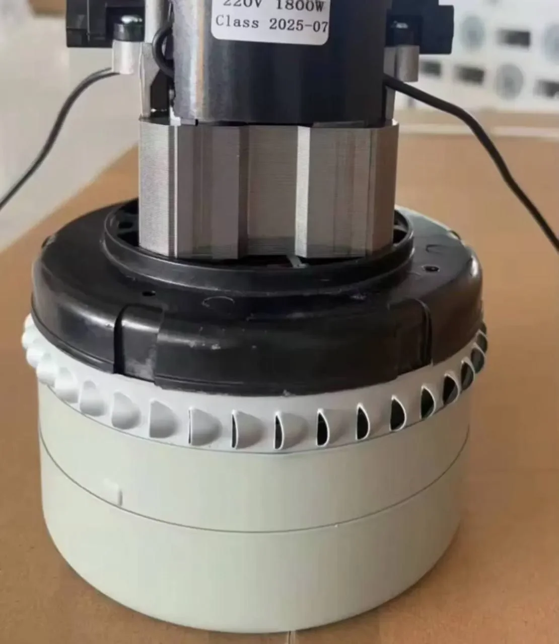 

Three -layer 220V 1800W Motor with Copper Wire for Floor Scrubber Washing Machine